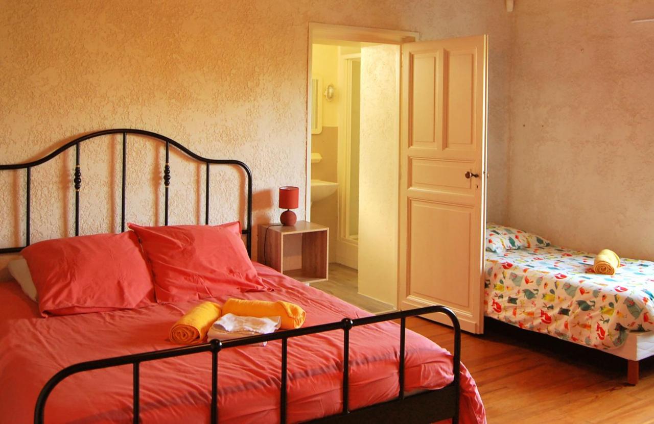 Logis De Chenac - Chambres Et Table D'Hotes Chenac Saint Seurin d'Uzet エクステリア 写真